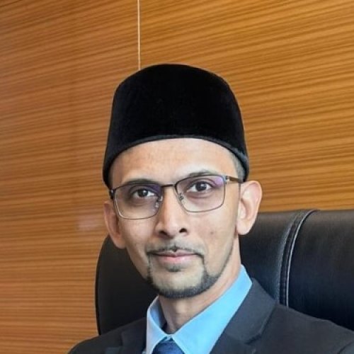 Keynote speaker Faizul Nizam Abu Salim, MD, Director of Hospital Rehabilitasi Cheras, Malaysia